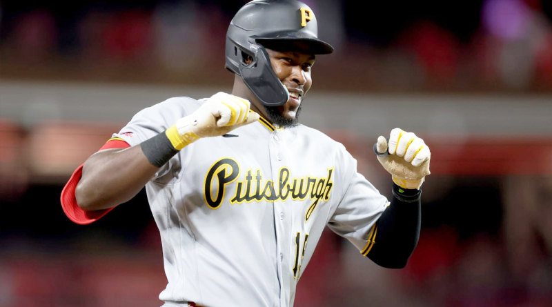 Oneil Cruz pega dos jonrones; Elly De la Cruz también la saca