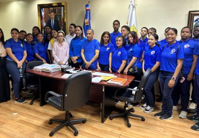 Centro Educativo Máximo Gómez participa en “Regidores por un Día” del programa Ruta Municipal