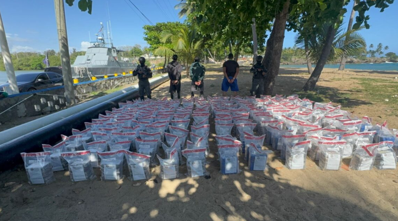 DNCD incauta 978 paquetes de presunta cocaína en costas de Santo Domingo DNCD incauta 978 paquetes de presunta cocaína en costas de Santo Domingo