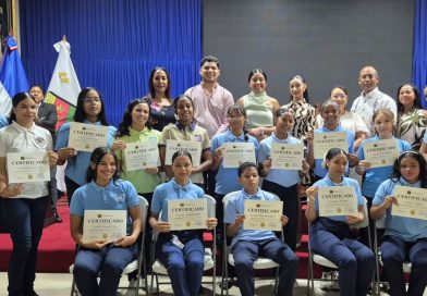 Ayuntamiento de SFM reconoce a 15 estudiantes en el Acto al Mérito Estudiantil 2025-2026