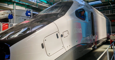 Inician ensamblaje de 13 trenes del Monorriel de Santiago