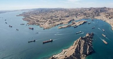 Irán confirma que estrecho de Ormuz permanece abierto para comercio marítimo
