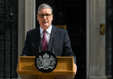 Dimite el primer ministro británico, Keir Starmer