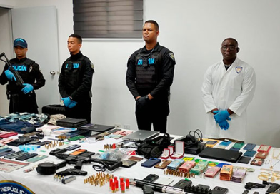 Desmantelan red internacional de tráfico de armas que operaba desde SFM y Santo Domingo Desmantelan red internacional de tráfico de armas que operaba desde SFM y Santo Domingo