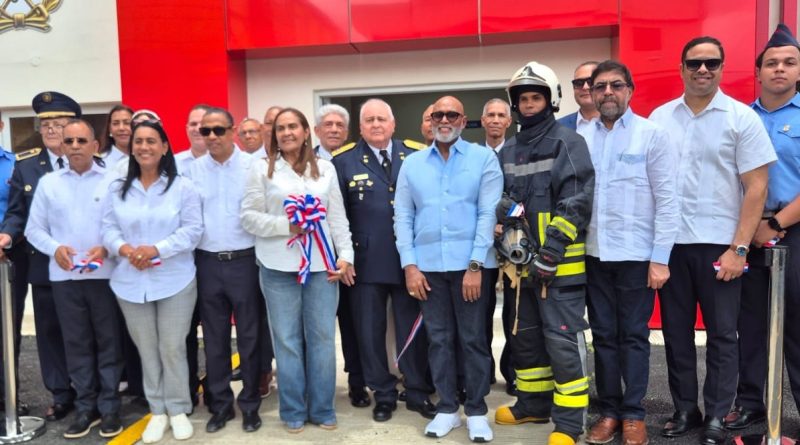 Gobierno Dominicano entrega moderno cuartel del Cuerpo de Bomberos de SFM
