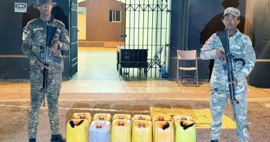 Ocupan 240 litros de clerén ilegal durante operativo en Montecristi