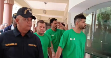 Prisión preventiva a colombiano y presentación periódica a otros dos por robo de RD$1 millón en Santiago