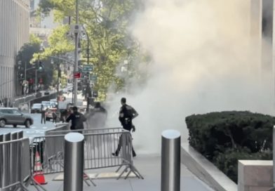 Hombre detona un artefacto explosivo frente a un edificio federal en Manhattan Hombre detona un artefacto explosivo frente a un edificio federal en Manhattan