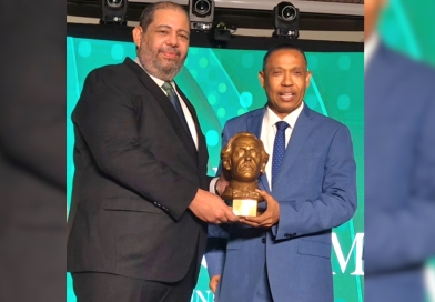 Ayuntamiento de SFM gana Premio Juan Pablo Duarte por liderazgo en manejo de residuos sólidos y protección del medio ambiente Ayuntamiento de SFM gana Premio Juan Pablo Duarte por liderazgo en manejo de residuos sólidos y protección del medio ambiente