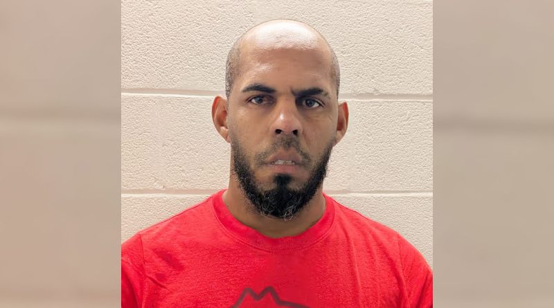 Capturan en Nueva Jersey a hombre buscado por homicidio cuando intentaba viajar a RD Capturan en Nueva Jersey a hombre buscado por homicidio cuando intentaba viajar a RD