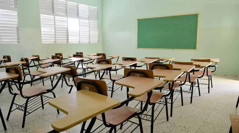 Más de 450 mil estudiantes quedaron sin cupo y más de 100 escuelas no abrirán el lunes Más de 450 mil estudiantes quedaron sin cupo y más de 100 escuelas no abrirán el lunes