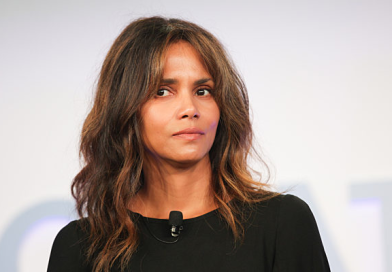Acusan a Halle Berry de abusos físicos a su hijo y le dictan orden de alejamiento Acusan a Halle Berry de abusos físicos a su hijo y le dictan orden de alejamiento